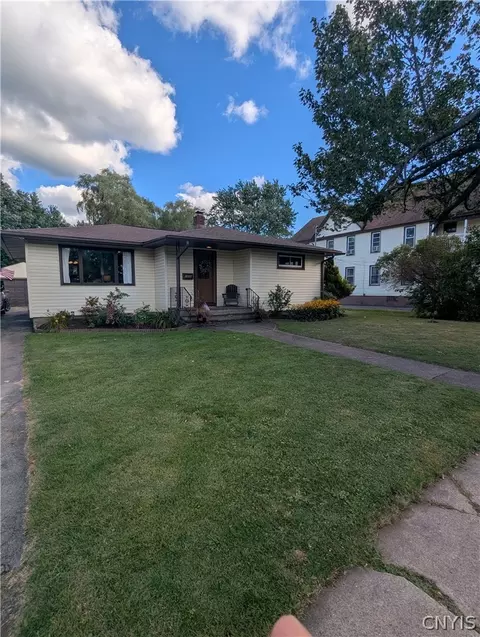 1255 Mohawk St, Utica, NY 13501
