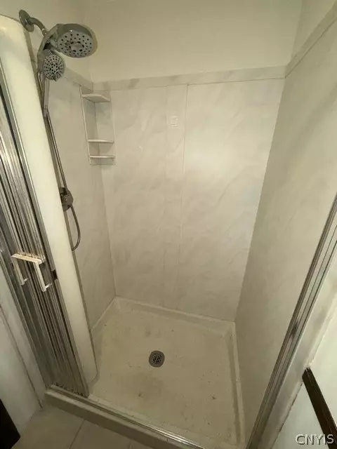 Bath - 1656 Channelside, Lysander, NY 13027 photo 5 of 5