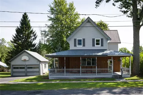 304 E Kirby St, Dexter, NY 13634