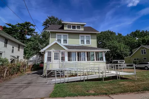 2408 Brewerton Rd, Salina, NY 13211