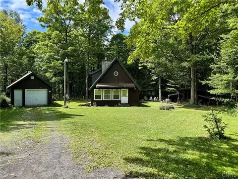 56 Chasa Rosa Dr, Orwell, NY 13144