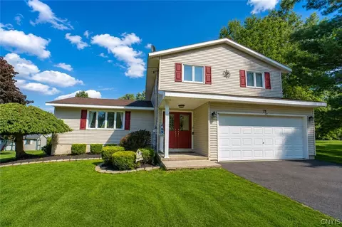 75 Indian Mound Dr, Whitestown, NY 13492