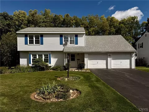 13 Harrogate Rd, New Hartford, NY 13413