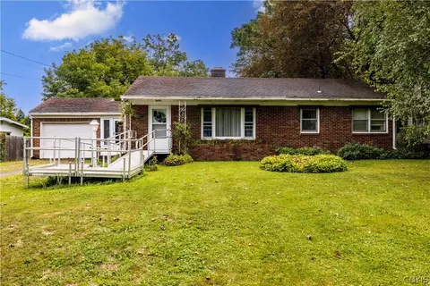 107 Mott Rd, Fayetteville, NY 13066