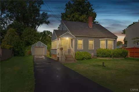 1249 Tulip St, Liverpool, NY 13090