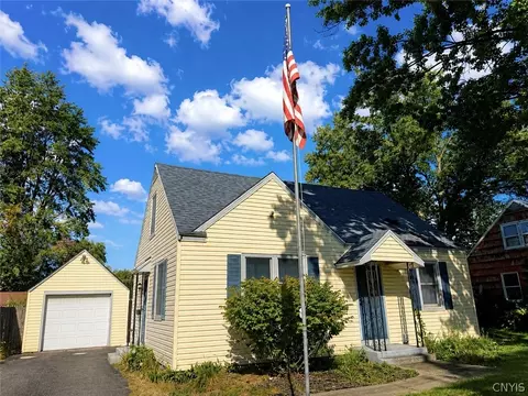 117 Brandon Rd, East Syracuse, NY 13057