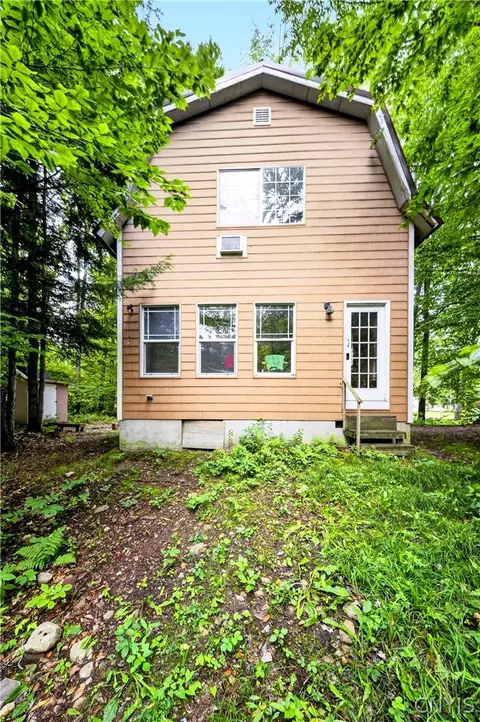 73 Lorton Lake Dr, Altmar, NY 13302