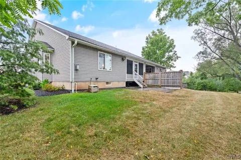 Exterior - 3405 Bramble Run, Lysander, NY 13027 photo 3 of 4