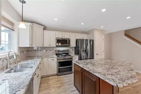 Kitchen - 3405 Bramble Run, Lysander, NY 13027 photo 3 of 4