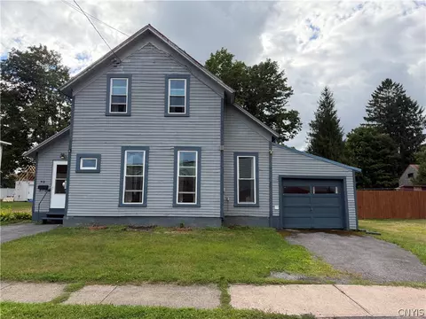 52 3rd St, Camden, NY 13316