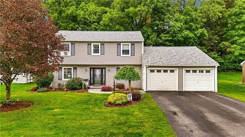 7 Bromwich Rd, New Hartford, NY 13413