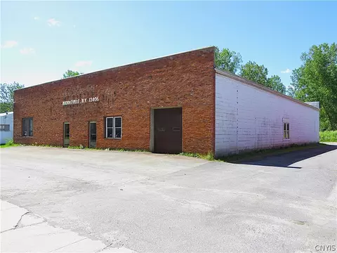 37 N Main St, Fairfield, NY 13406