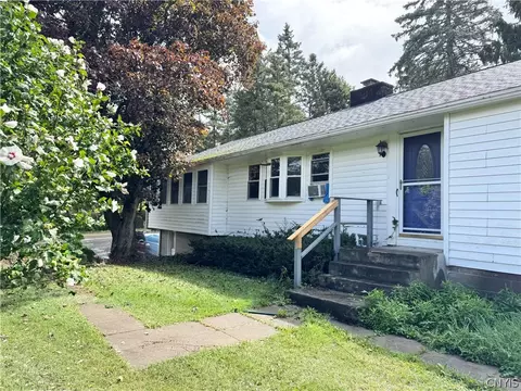 4137 Makyes Rd, Onondaga, NY 13215