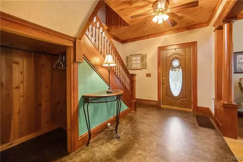 Entry Way - 223 Elm St, Oneida, NY 13421 photo 2 of 3
