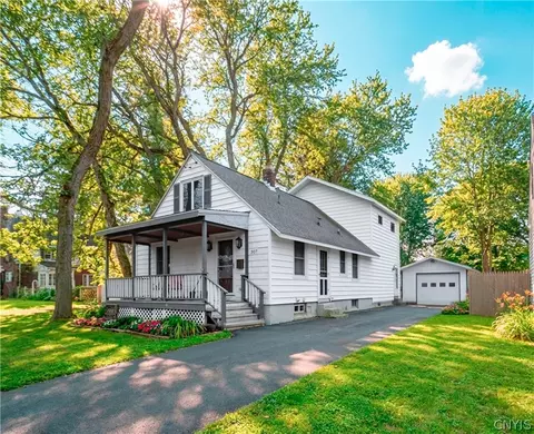 307 Lomond Pl, Utica, NY 13502