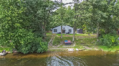 21914 Admirals Walk, Le Ray, NY 13601