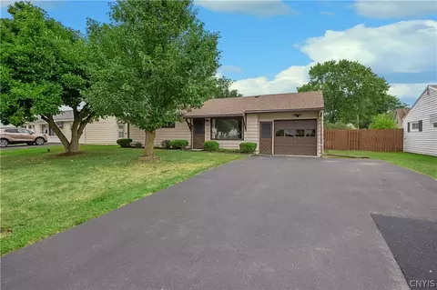 114 Pleasantview Dr, Salina, NY 13088