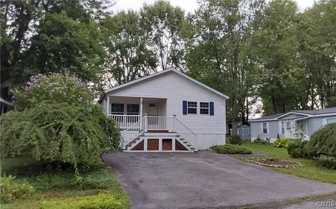 355 Aspen Dr, Utica, NY 13502