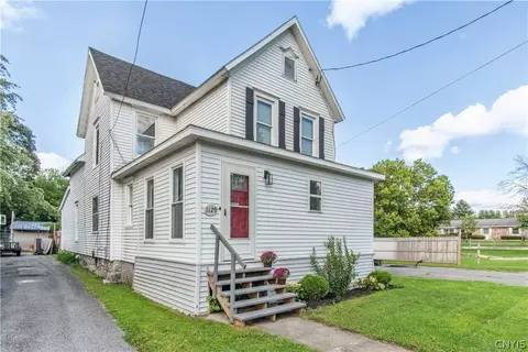 1129 Gill St, Watertown, NY 13601