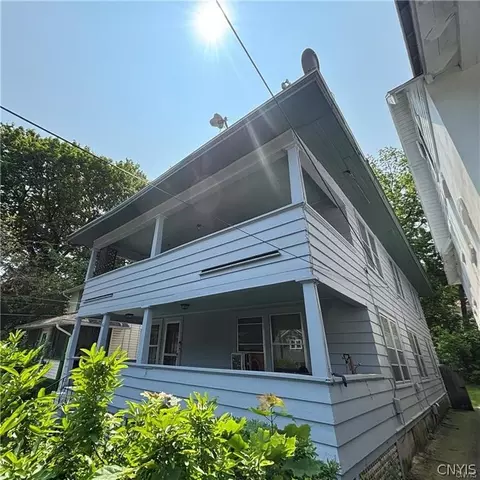 110-112 Bellaire Pl, Syracuse, NY 13207