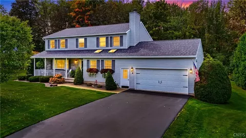 9 Galway Rd, New Hartford, NY 13413