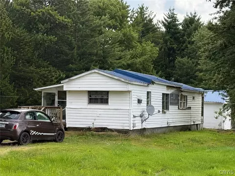 2718 Us Route 11, Parish, NY 13131
