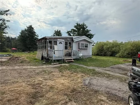 2714 Us Route 11, Parish, NY 13131