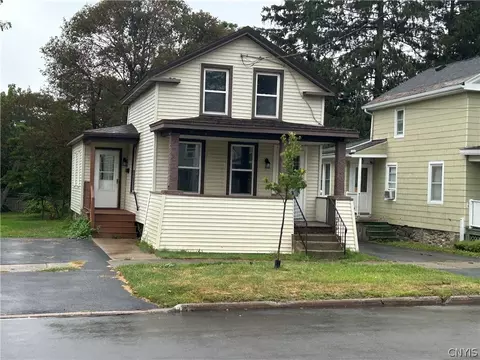 90 Ontario St, Oswego, NY 13126