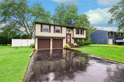 8422 Zenith Dr, Baldwinsville, NY 13027