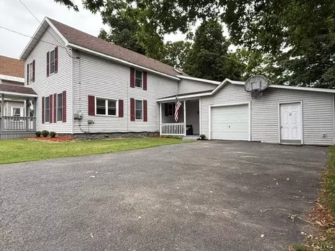 7 Fourth St, Camden, NY 13316