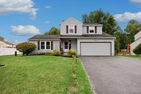 6000 Hebrides Trl, Cicero, NY 13039