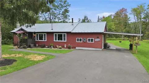 215 Spruce Dr N, Little Falls, NY 13365