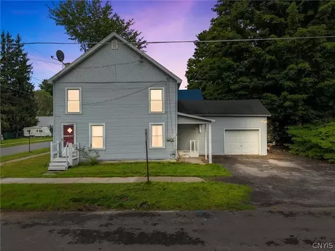 2 Elm St, Camden, NY 13316
