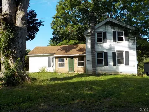 11853 Johnnycake Hl, Victory, NY 13033