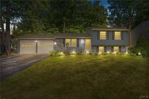 408 Single Dr, North Syracuse, NY 13212