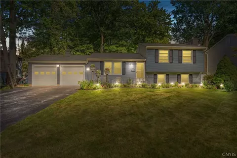 408 Single Dr, North Syracuse, NY 13212