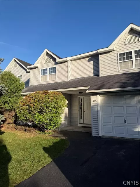 39 Woodbrooke Rd, New Hartford, NY 13413
