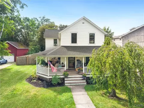 59 Fennell St, Skaneateles, NY 13152