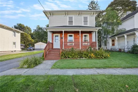12 Mattie St, Auburn, NY 13021