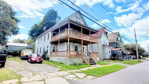 715 Chestnut St, Utica, NY 13502