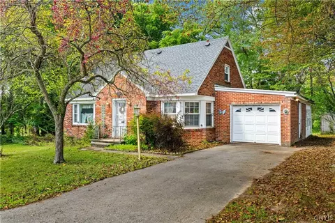 2660 Benton Ave, Utica, NY 13501