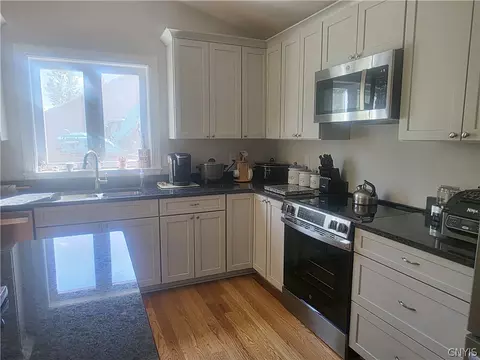 Kitchen - 226 Marine View Dr, Sullivan, NY 13037 photo 5 of 7
