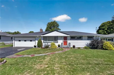 203 Hibiscus Dr, Syracuse, NY 13212