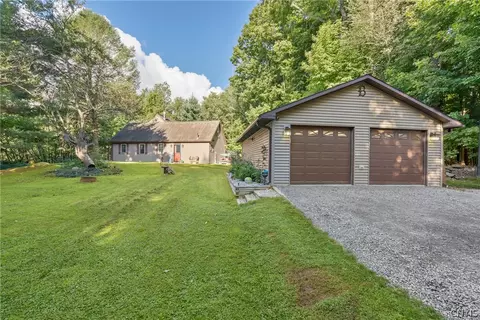 Exterior - 191 Nine Mile Point Rd, Scriba, NY 13126 photo 4 of 9