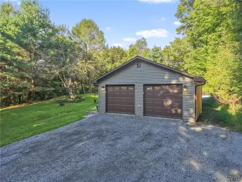 Exterior - 191 Nine Mile Point Rd, Scriba, NY 13126 photo 5 of 9