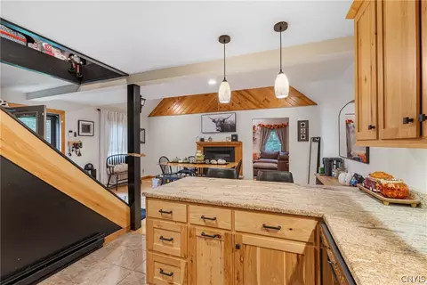 Kitchen - 191 Nine Mile Point Rd, Scriba, NY 13126 photo 6 of 8