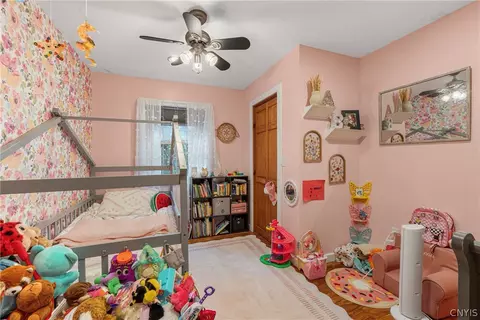 Bedroom - 191 Nine Mile Point Rd, Scriba, NY 13126 photo 1 of 4