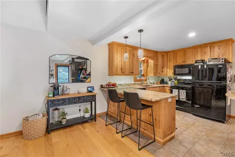 Kitchen - 191 Nine Mile Point Rd, Scriba, NY 13126 photo 1 of 8