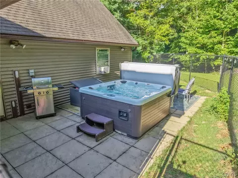 Exterior - 191 Nine Mile Point Rd, Scriba, NY 13126 photo 8 of 9