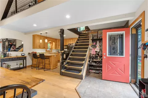 Entry Way - 191 Nine Mile Point Rd, Scriba, NY 13126 photo 1 of 4